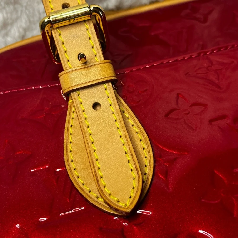 ♥️SOLD♥️ Louis Vuitton Summit Drive Vernis RED - Picture 4 of 12